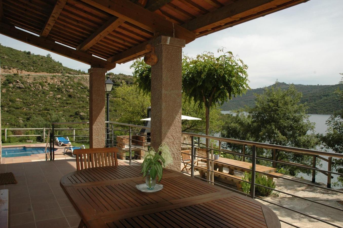 Casa Con Vistas Al Lago Y Con Piscina - Caso Nou Guest House La Baronia de Rialb Екстериор снимка