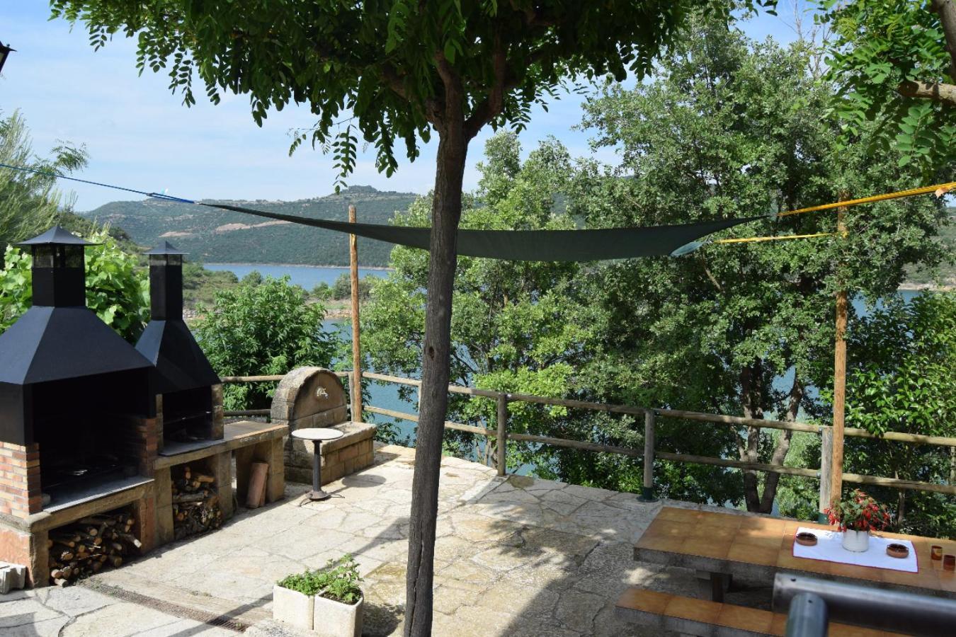 Casa Con Vistas Al Lago Y Con Piscina - Caso Nou Guest House La Baronia de Rialb Екстериор снимка